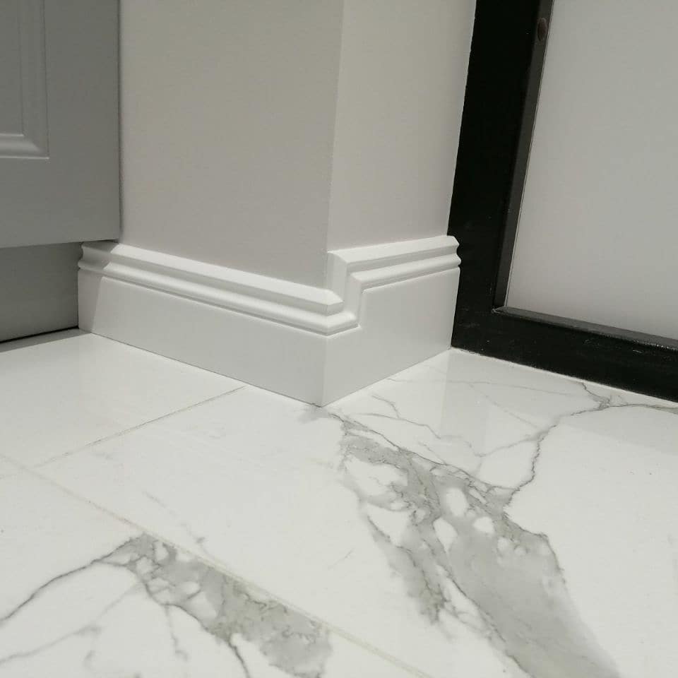 Ідеальний зовнішній кут МДФ плінтусу - робота майстра